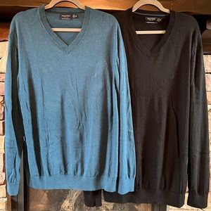 2 Nautica Mens V-Neck Sweaters